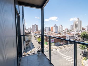 VENTA SEMIPISO DOS DORMITORIOS EN TORRE LYON