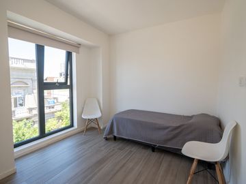 VENTA SEMIPISO DOS DORMITORIOS EN TORRE LYON
