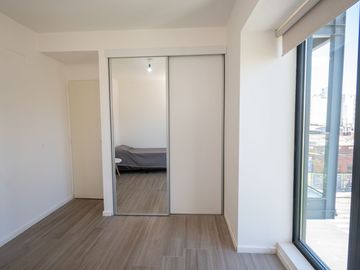 VENTA SEMIPISO DOS DORMITORIOS EN TORRE LYON