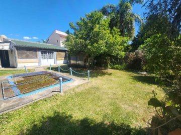 VENTA CASA VILLA LUZURIAGA JARDIN PILETA COCHERA