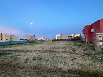 LOTE EN VENTA ETAPA TRES EN BARRIO LAGUNA AZUL