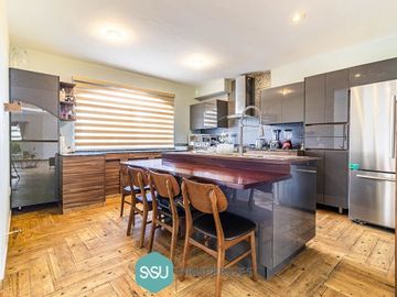 CASA EN VENTA EN CUMBRES DEL LAGO