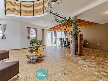 CASA EN VENTA EN CUMBRES DEL LAGO