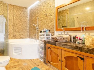 CASA EN VENTA EN CUMBRES DEL LAGO