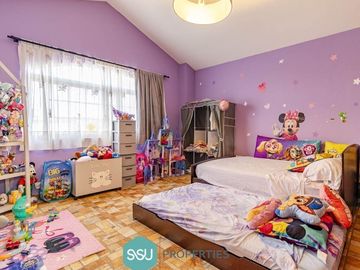 CASA EN VENTA EN CUMBRES DEL LAGO