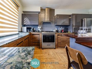 CASA EN VENTA EN CUMBRES DEL LAGO