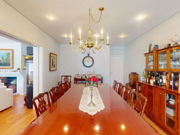 CASA EN VENTA 4 DORMITORIOS ABRIL CLUB DE CAMPO