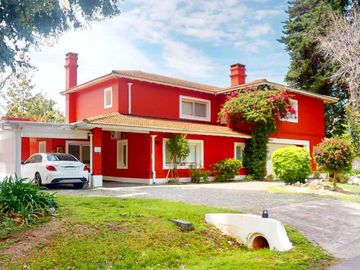 CASA EN VENTA 4 DORMITORIOS ABRIL CLUB DE CAMPO