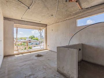 Monoambiente de pozo en venta en La Plata