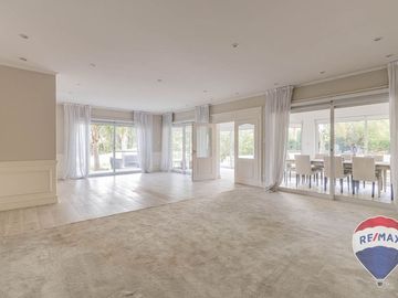 CASA EN VENTA EN ABRIL