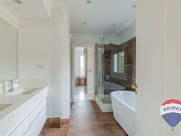 CASA EN VENTA EN ABRIL