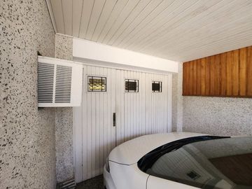 VENTA Casa 5 AMBIENTES PATIO COCHERA BERNAL