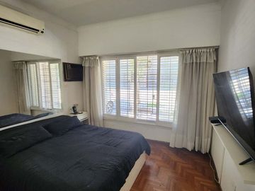 VENTA Casa 5 AMBIENTES PATIO COCHERA BERNAL