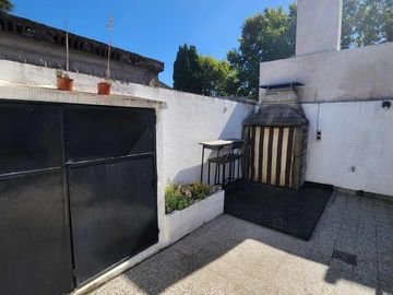 VENTA Casa 5 AMBIENTES PATIO COCHERA BERNAL