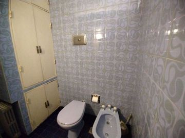 Casa 5  ambientes en venta con cochera en Bernal