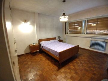 Casa 5  ambientes en venta con cochera en Bernal