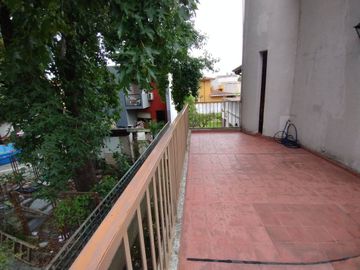 Casa 5  ambientes en venta con cochera en Bernal