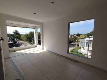 AMPLIO DPTO EN VENTA - 1 DORM / BARRIO MA. SELVA
