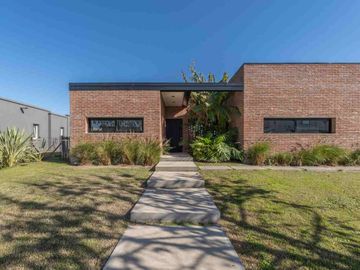 Casa en Venta en El Cantón - Barrio Islas