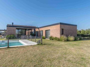 Casa en Venta en El Cantón - Barrio Islas