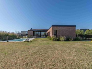Casa en Venta en El Cantón - Barrio Islas