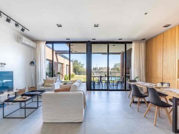 Casa en Venta en El Cantón - Barrio Islas