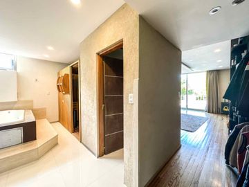 VENTA CASA 6 AMB CON PILETA EN BARRIO ALAMO ALTO!