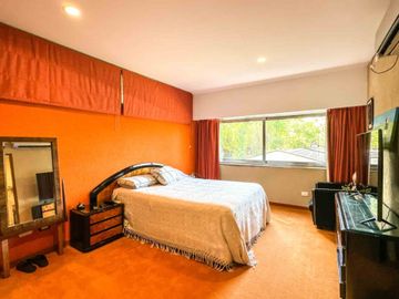 VENTA CASA 6 AMB CON PILETA EN BARRIO ALAMO ALTO!