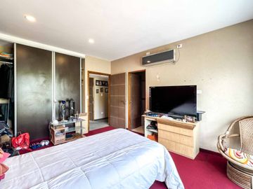 VENTA CASA 6 AMB CON PILETA EN BARRIO ALAMO ALTO!