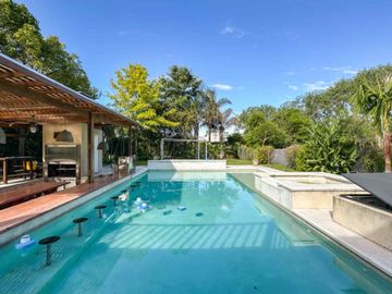 VENTA CASA 6 AMB CON PILETA EN BARRIO ALAMO ALTO!