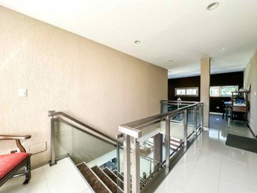 VENTA CASA 6 AMB CON PILETA EN BARRIO ALAMO ALTO!