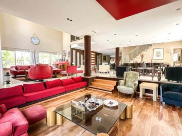 VENTA CASA 6 AMB CON PILETA EN BARRIO ALAMO ALTO!