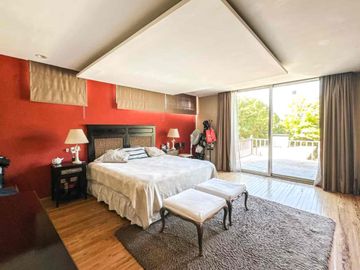 VENTA CASA 6 AMB CON PILETA EN BARRIO ALAMO ALTO!
