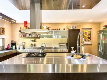 VENTA CASA 6 AMB CON PILETA EN BARRIO ALAMO ALTO!