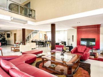 VENTA CASA 6 AMB CON PILETA EN BARRIO ALAMO ALTO!