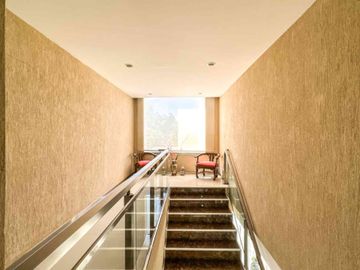 VENTA CASA 6 AMB CON PILETA EN BARRIO ALAMO ALTO!