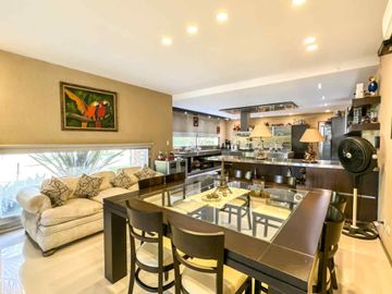VENTA CASA 6 AMB CON PILETA EN BARRIO ALAMO ALTO!