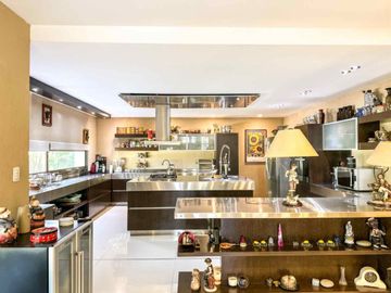 VENTA CASA 6 AMB CON PILETA EN BARRIO ALAMO ALTO!