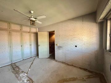 Venta Casa 6 amb c/pileta y quincho a reciclar