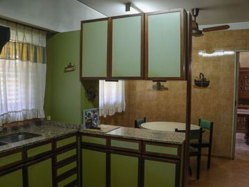 Venta Casa 6 amb c/pileta y quincho a reciclar
