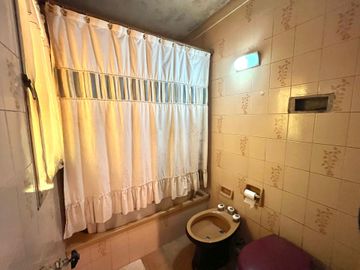 Venta Casa 6 amb c/pileta y quincho a reciclar