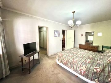Venta Casa 6 amb c/pileta y quincho a reciclar