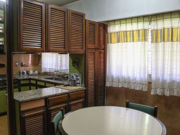 Venta Casa 6 amb c/pileta y quincho a reciclar