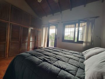 CASA  EN DUPLEX EN  LANUS O. C/ PARQUE Y COCHERA
