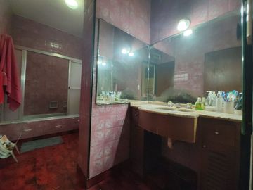 CASA  EN DUPLEX EN  LANUS O. C/ PARQUE Y COCHERA