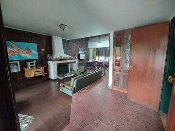 CASA  EN DUPLEX EN  LANUS O. C/ PARQUE Y COCHERA
