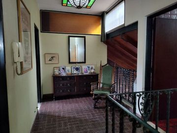 CASA  EN DUPLEX EN  LANUS O. C/ PARQUE Y COCHERA