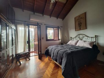 CASA  EN DUPLEX EN  LANUS O. C/ PARQUE Y COCHERA