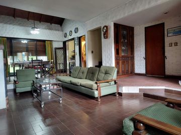 CASA  EN DUPLEX EN  LANUS O. C/ PARQUE Y COCHERA
