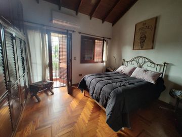 CASA  EN DUPLEX EN  LANUS O. C/ PARQUE Y COCHERA